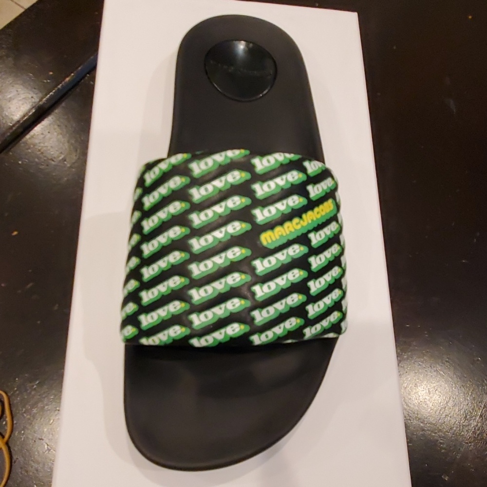 Marc Jacob slides - Picture 1 of 5
